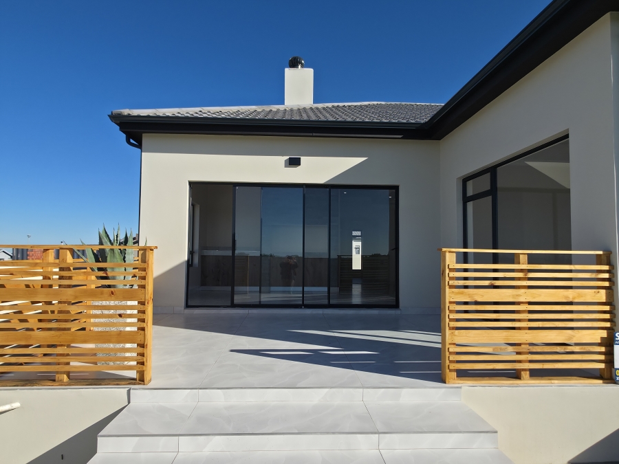 4 Bedroom Property for Sale in Fountains Estate Eastern Cape